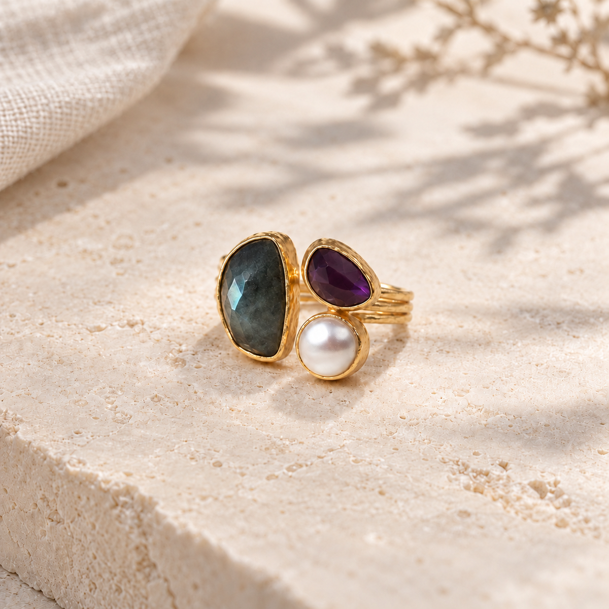 Trinitas I — Three-Stone Ring