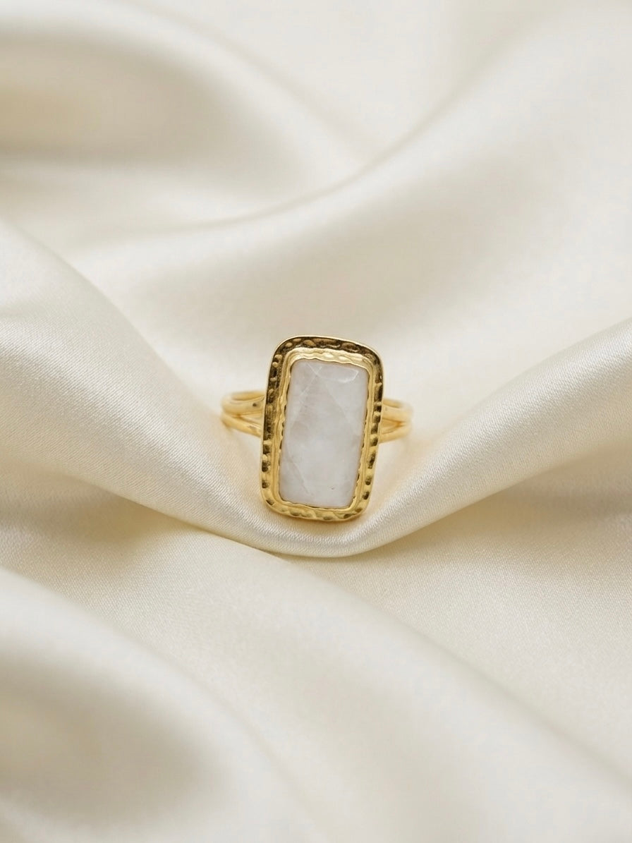 Pura — Bague Quartz Blanc dorée ajustable OREPLINE