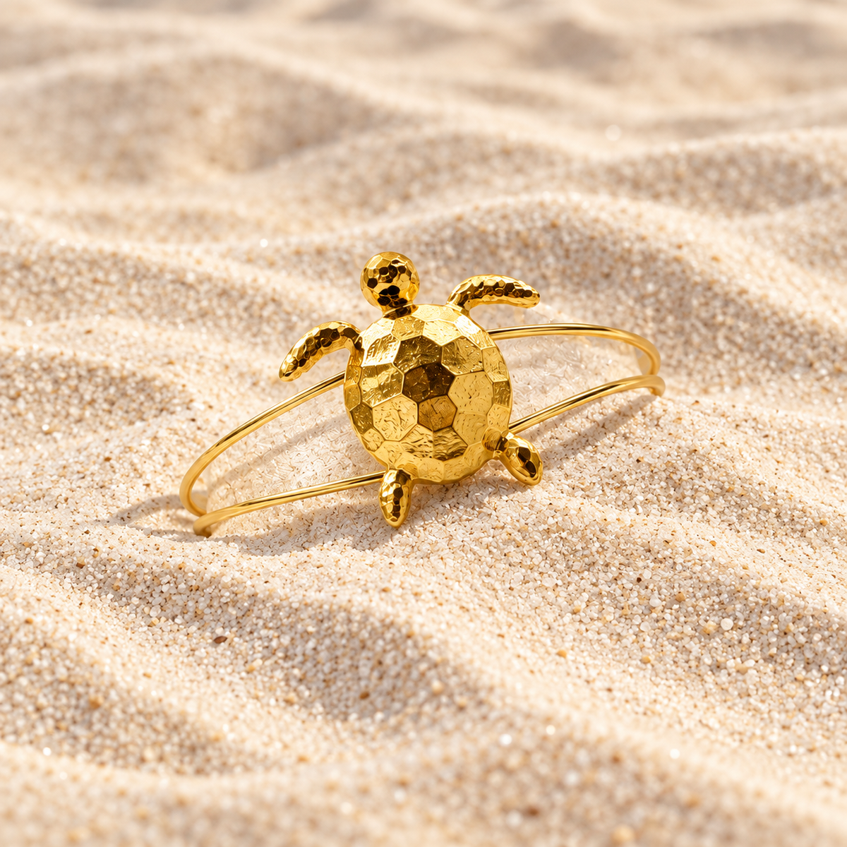 Gaia — Adjustable Turtle Bracelet in Gold-Plated Bronze